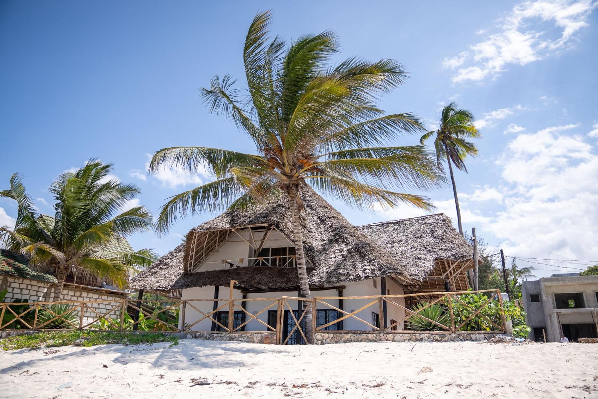 Beachfront Villa Patti Zanzibarhouses Кивенгва Экстерьер фото