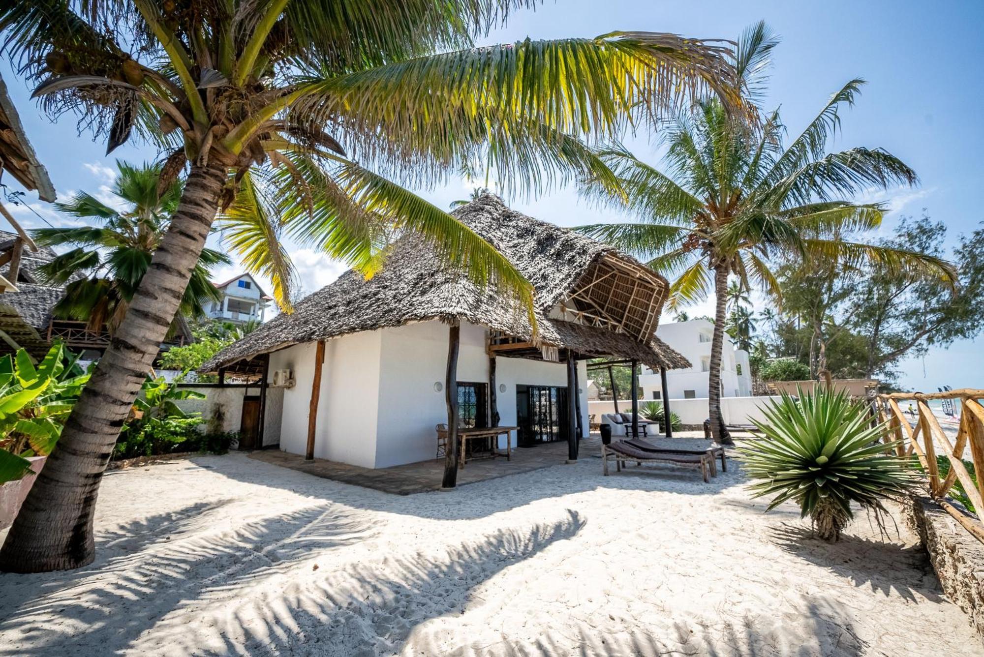 Beachfront Villa Patti Zanzibarhouses Кивенгва Экстерьер фото